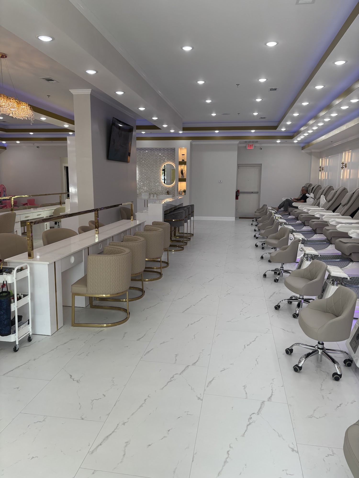 Mount Pleasant salon overview